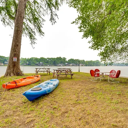 Lakefront Cottage In Clear Springs With Deck And Patio